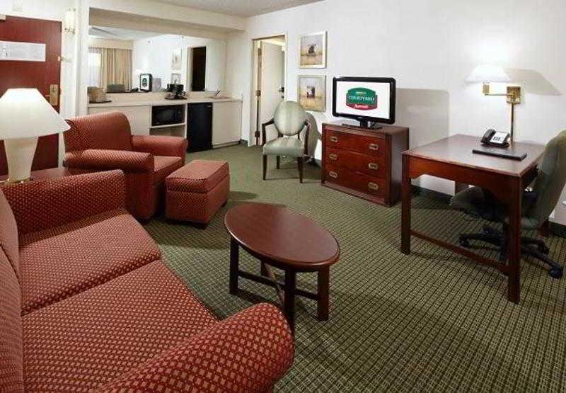 Courtyard By Marriott Tulsa Central Kültér fotó