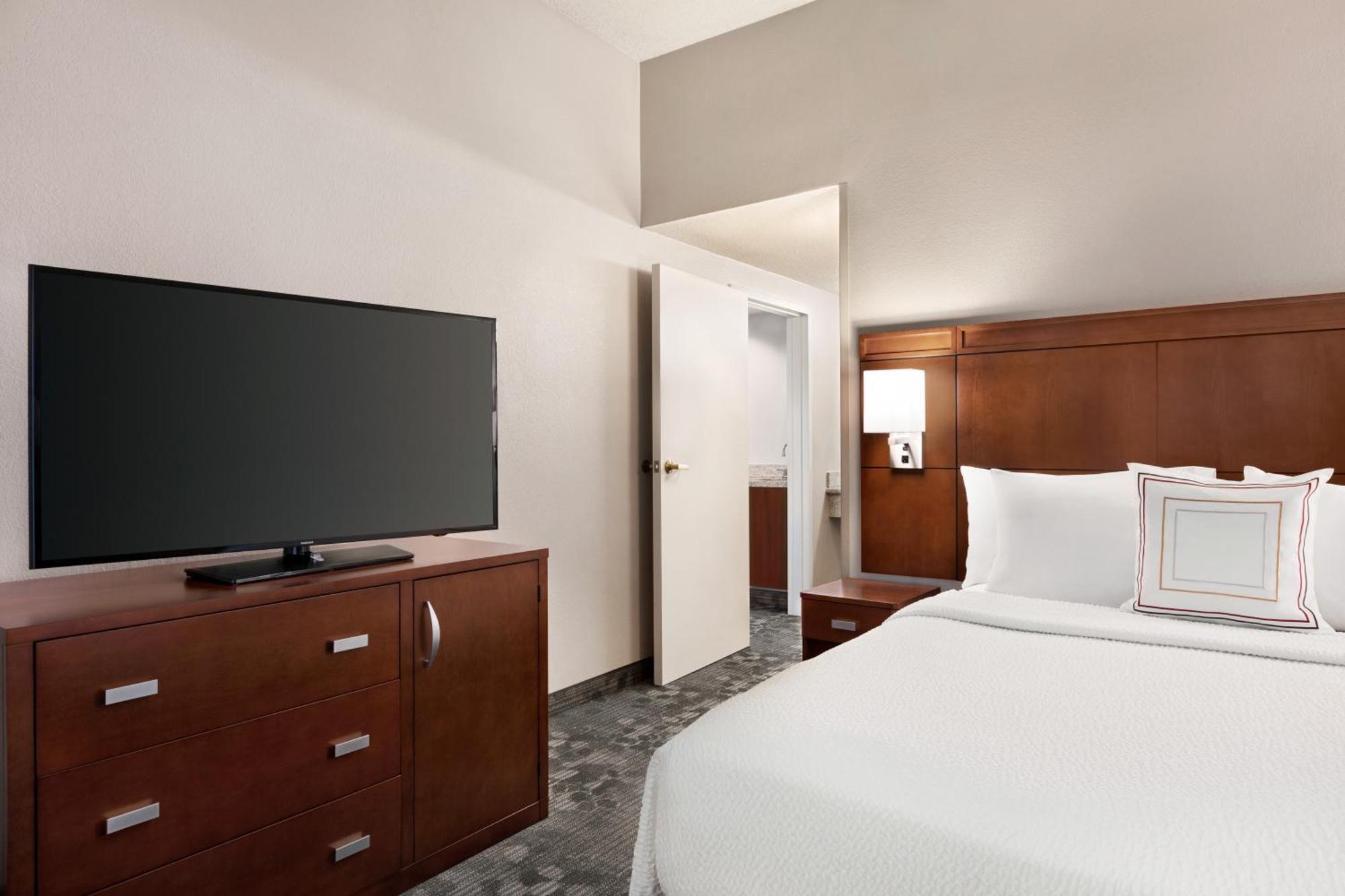 Courtyard By Marriott Tulsa Central Kültér fotó