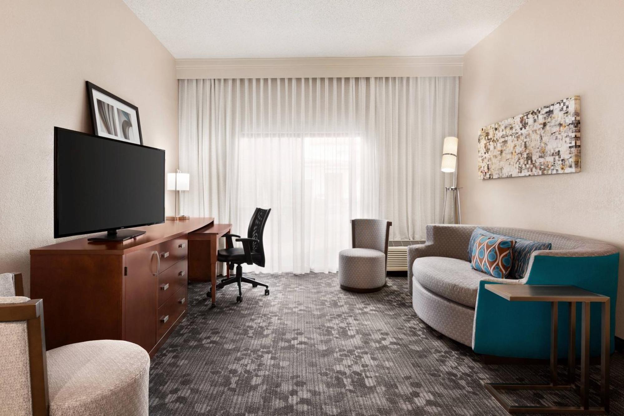 Courtyard By Marriott Tulsa Central Kültér fotó