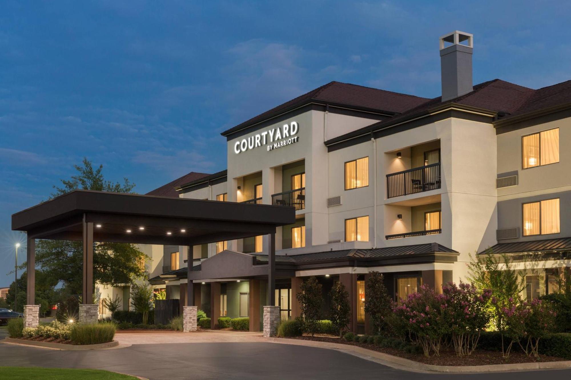 Courtyard By Marriott Tulsa Central Kültér fotó